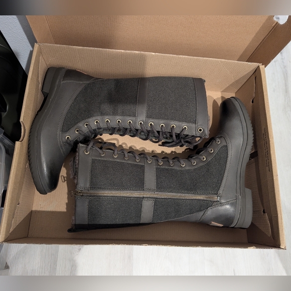 UGG Shoes - UGG Elvia Boots